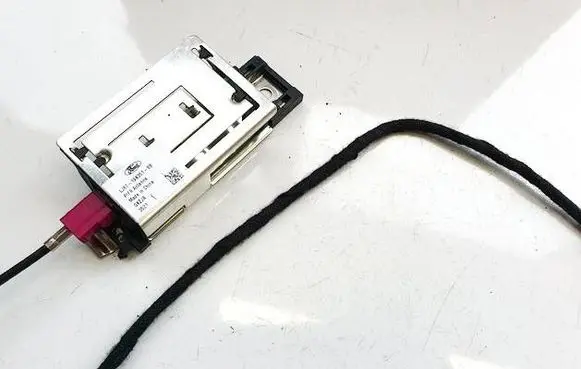 Ford Kuga III Antenna control unit LJ6T19K351BB