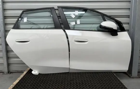 BMW 2 Active Tourer U06 Front door