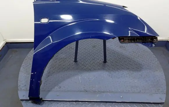 Toyota Corolla Verso E121 Fender
