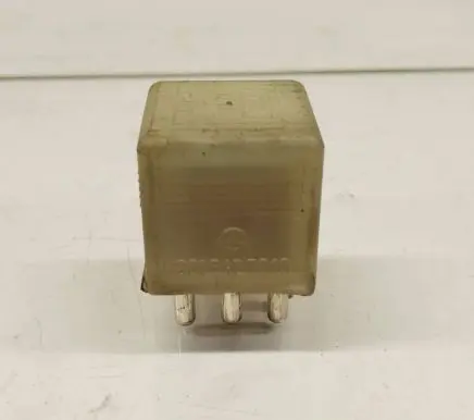 Mercedes-Benz E W124 Other relay 0015427819