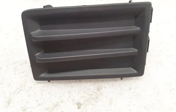 Toyota Avensis T220 Front bumper lower grill 5312105020