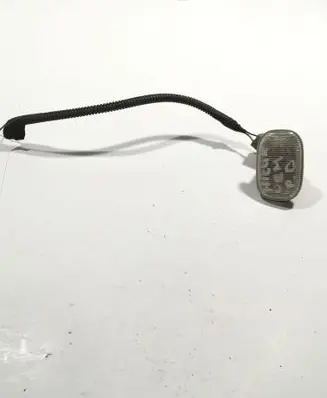 Toyota Hilux (AN10, AN20, AN30) Front fender indicator light E130640