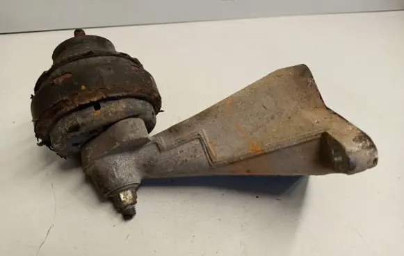 Ford Scorpio Engine mounting bracket 95WF6031AF