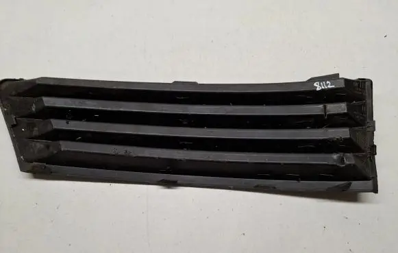 Opel Zafira B Front bumper lower grill 13124987