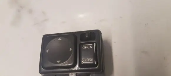 Nissan X-Trail T30 Wing mirror switch