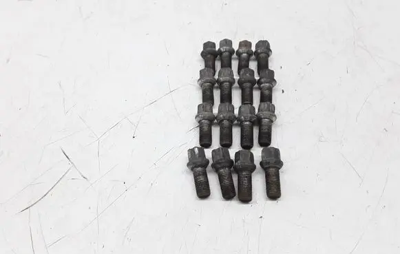 Seat Exeo (3R) Nuts/bolts 