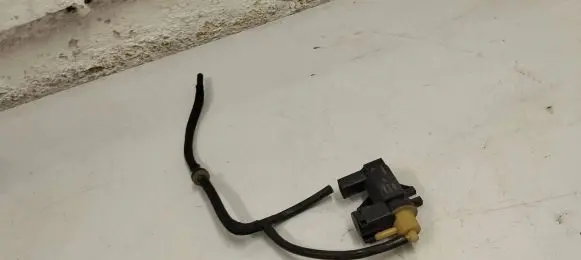 Volvo S60 Turbo solenoid valve 31480559 31430136
