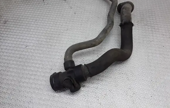 Engine coolant pipe/hose