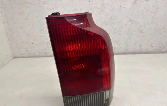 Volvo V70 Rear/tail lights 9154498