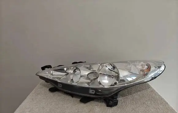 Peugeot 207 Headlight/headlamp