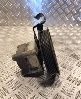 Volvo V70 Power steering pump