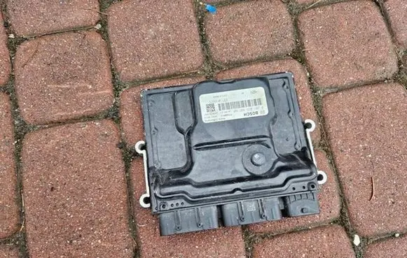 Renault Trafic III (X82) Engine control unit/module 237101662S