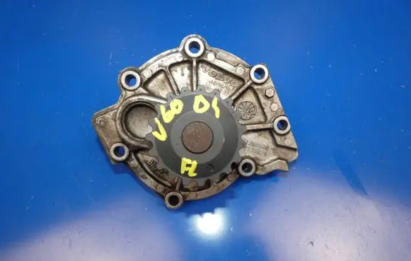 Volvo V60 Water pump 31368428 CZ15H024