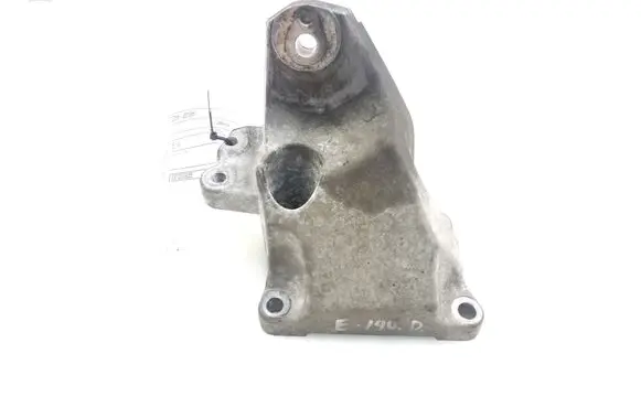 Lexus IS 220D-250-350 Engine mounting bracket 1231526010
