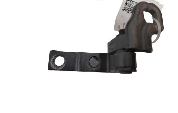 Volvo V40 Front door lower hinge 
