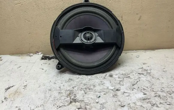 Audi A4 S4 B5 8D Front door speaker 8D9035412B