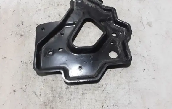 Battery bracket