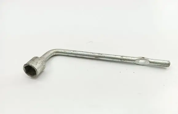 Mitsubishi Outlander Wheel nut wrench 
