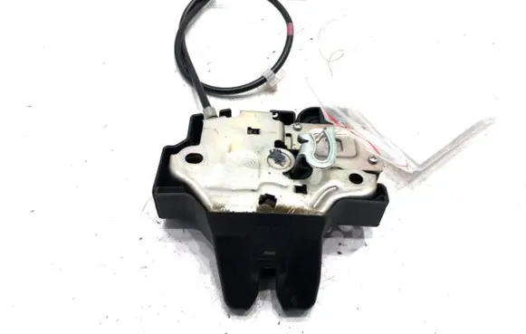 Subaru Legacy Tailgate exterior lock 10128A
