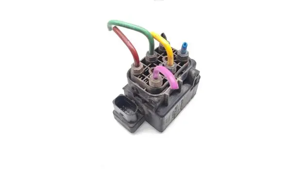 Porsche Panamera (970) Air suspension valve block 97035815323 14152400362
