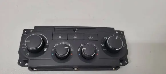 Jeep Grand Cherokee (WK) Climate control unit P55111011AE