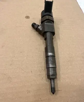 Nissan Primera Fuel injector 0445110110b