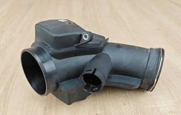 BMW 4 G22 G23 G24 G26 Intake resonator 8580432