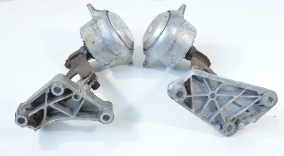 Porsche Cayman 987 Engine mount bracket 98637508303