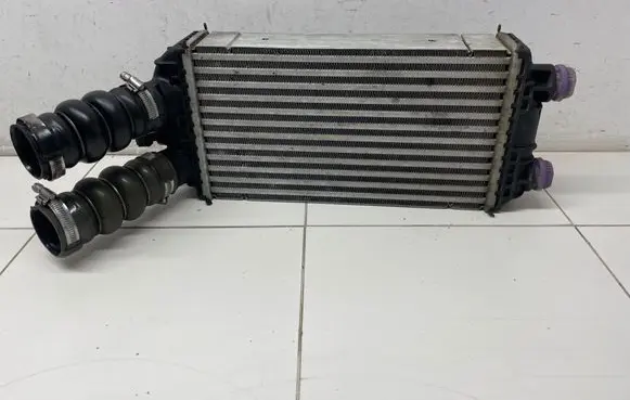 Peugeot 208 II Intercooler radiator 9824742280