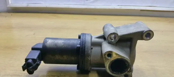 Hyundai i30 EGR valve 284102A350