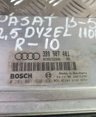 Volkswagen PASSAT B5 Engine control unit/module 3B0907401