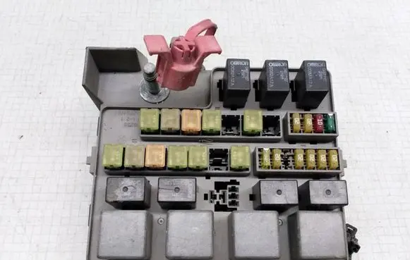 Chrysler Sebring (ST-22 - JR) Fuse module 04759397AB