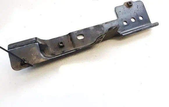 Audi Q7 4L Front bumper mounting bracket 4L0805697
