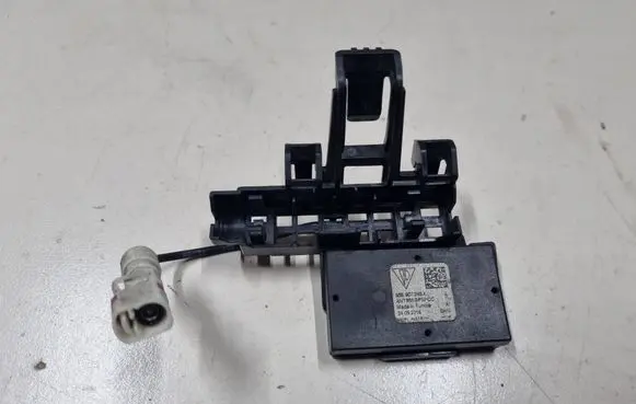 Porsche Macan (95B) Aerial antenna amplifier 95B907245A 24092016