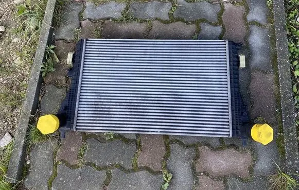 Volkswagen PASSAT B7 Intercooler radiator 3C0145805AN