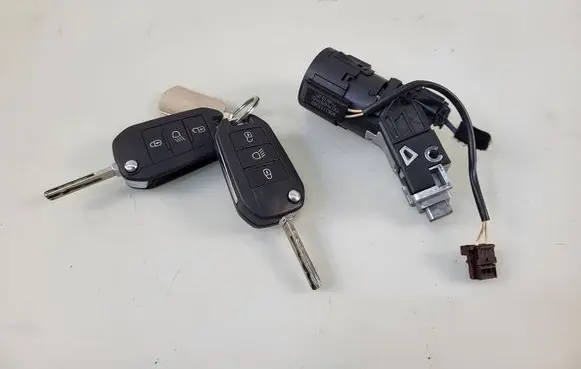 Peugeot 308 Ignition lock 9663123380 9674001080
