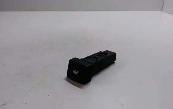 KIA Sportage Windscreen/window heater switch 30403B