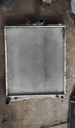 BMW X3 E83 Coolant radiator 34035519