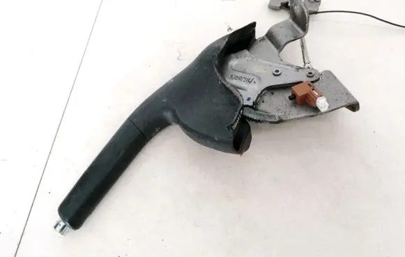 Handbrake/parking brake lever assembly