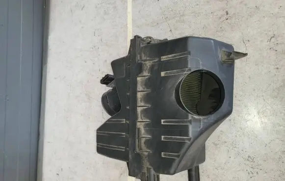 Ford Maverick Air filter box YL8U9600BE
