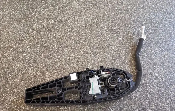 Ford Fusion II Front door exterior handle/bracket DS73F22465A
