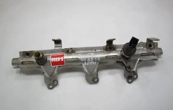 Audi A4 S4 B8 8K Fuel injector supply line/pipe 06J133317J