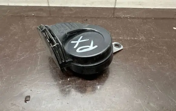 Lexus RX 450H Horn signal 8651048190