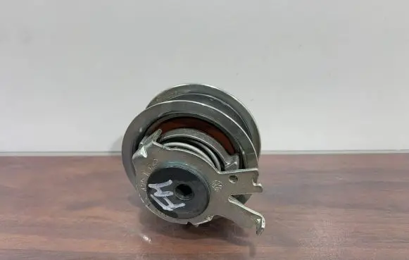 Cupra Formentor Timing belt/chain tensioner 04C109479K