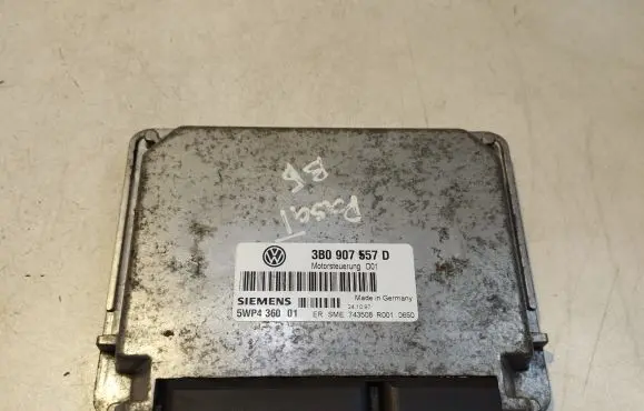 Volkswagen PASSAT B5 Air suspension control unit module (rear) 3B0907557D