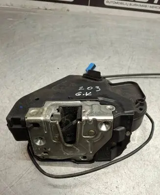 Mercedes-Benz C W203 Rear door lock 2037300135