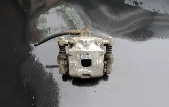 Mitsubishi i-MiEV Front brake caliper TCF