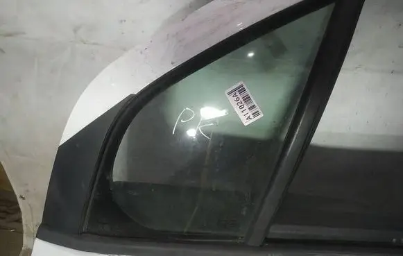 Citroen C3 Front door vent window glass four-door as2