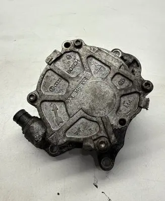 Volkswagen PASSAT B7 Vacuum pump 03L145100