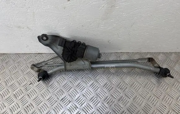 Dacia Duster Front wiper linkage and motor 3397020879 020963 8200619512